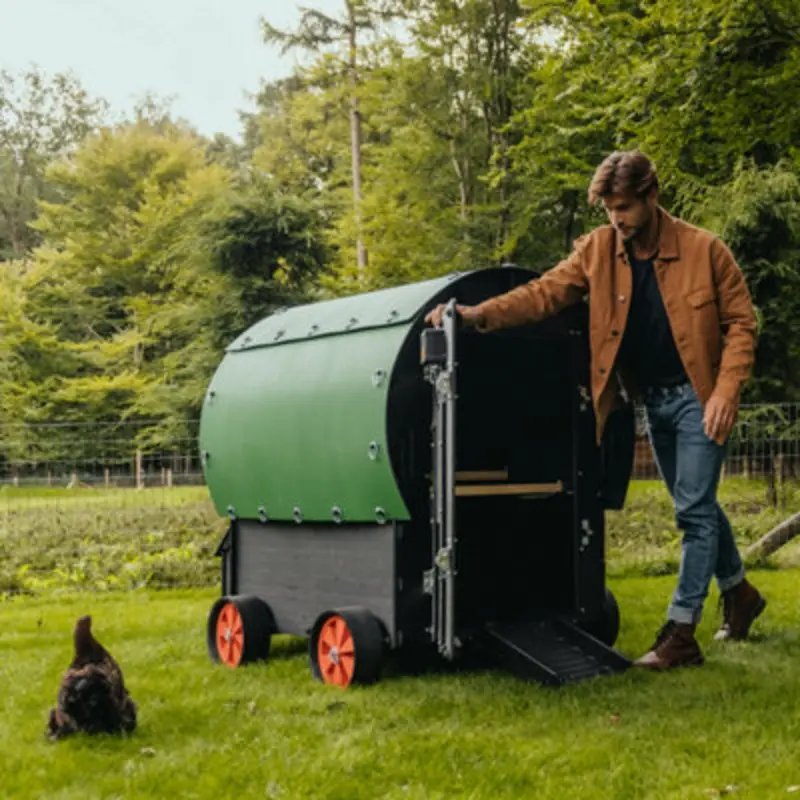 Nestera The Wagon - 8 Hen House - Recycled Plastic - 25 Year Warranty